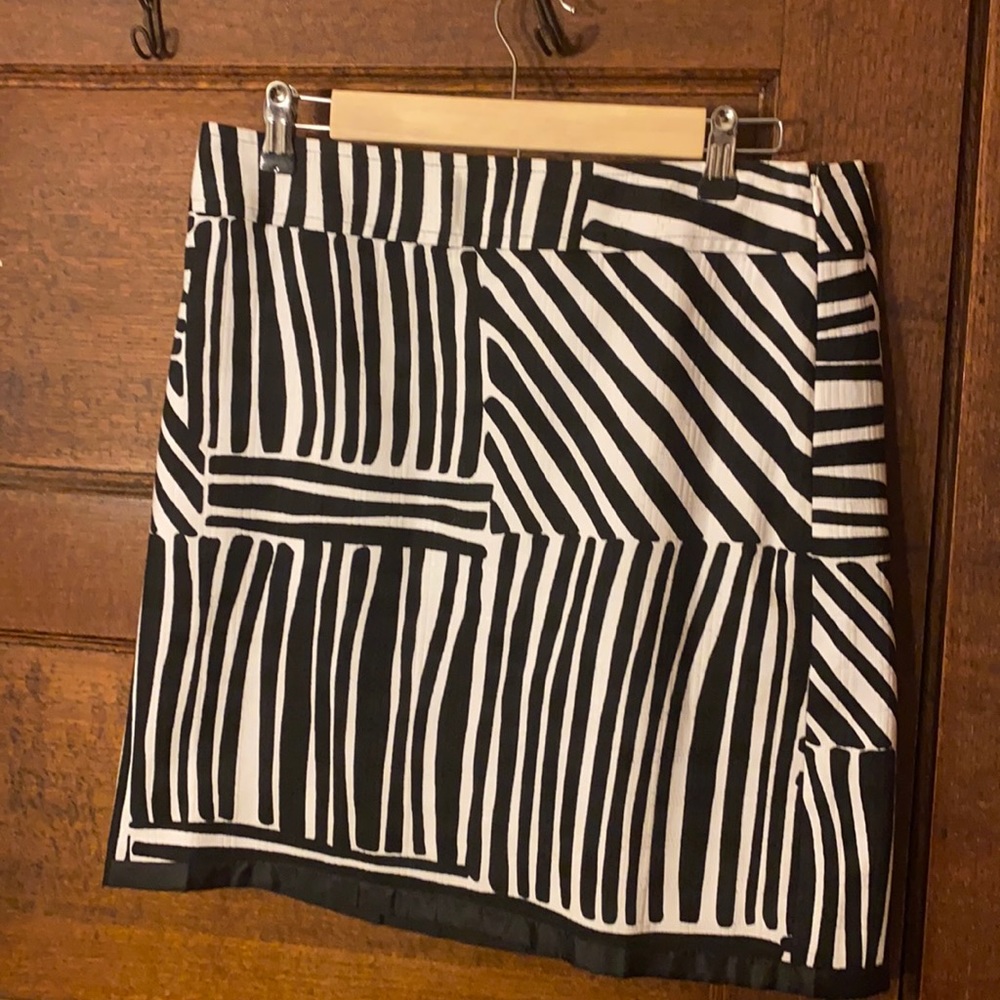 Ann Taylor Petites Black and White Print Skirt 10P